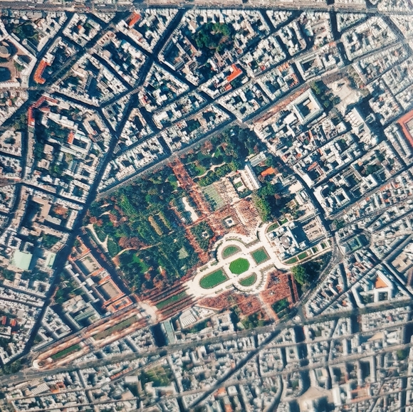 Overview hardcover drone/satellite photo book - Picture 6 of 8